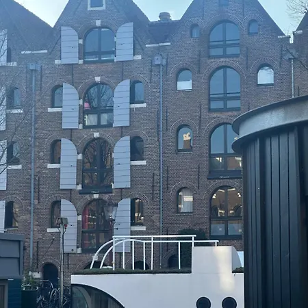 Houseboat The Floating Nest